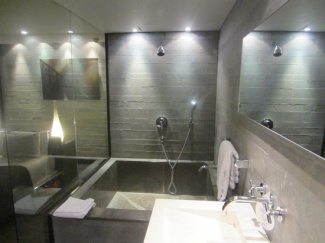 Banheira de Alvenaria - banheiro estilo industrial Banheira de Alvenaria - banheiro estilo industrial