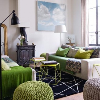 sala clara com lareira. sala clara com lareira.