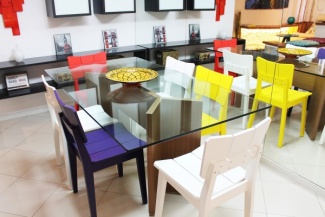 A mesa foi feita por encomenda.