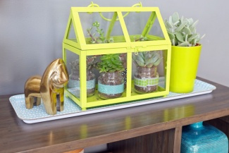 decoração numa estante decoração numa estante