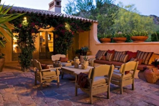 Esse ambiente retrô e rústico foi todo projetado para os moradores que são ligados as suas raízes e gostam de juntar a família. 