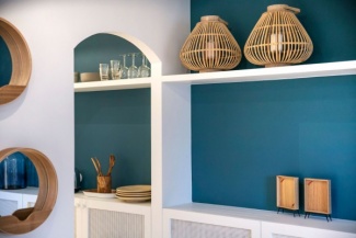 Pode-se obter esse ton Azul Safira da Sherwin williams;