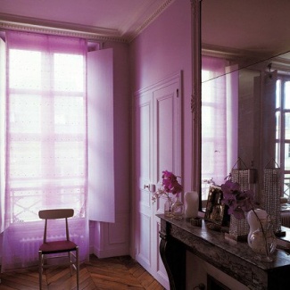 Lilás no quarto clássico.