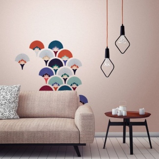 luminárias e mesinha de canto em ferro negro.