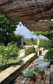 Decore a área externa para receber - Pierre Jeanverger Decore a área externa para receber - Pierre Jeanverger