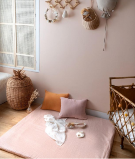 Quarto montessoriano para recém-nascido